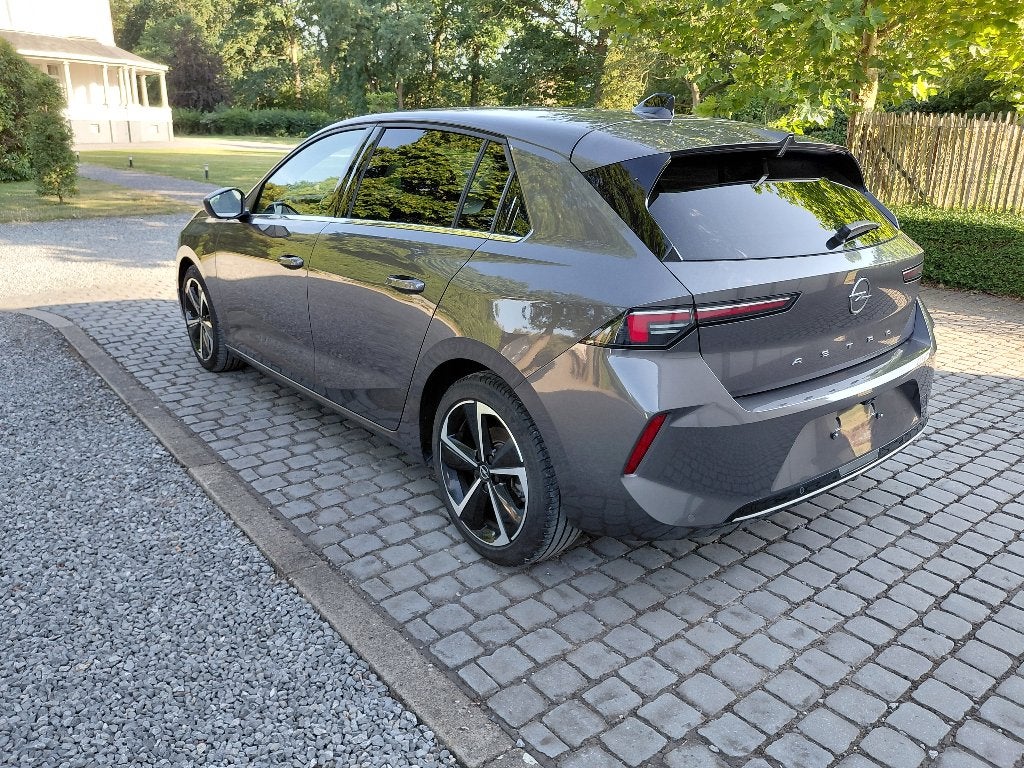 Opel Astra 1.2 Turbo Elegance 2023, Auto's, Voorwielaandrijving, Stof, https://public.car-pass.be/vhr/641567b4-f834-4e2a-a0f5-f9074acee1b9