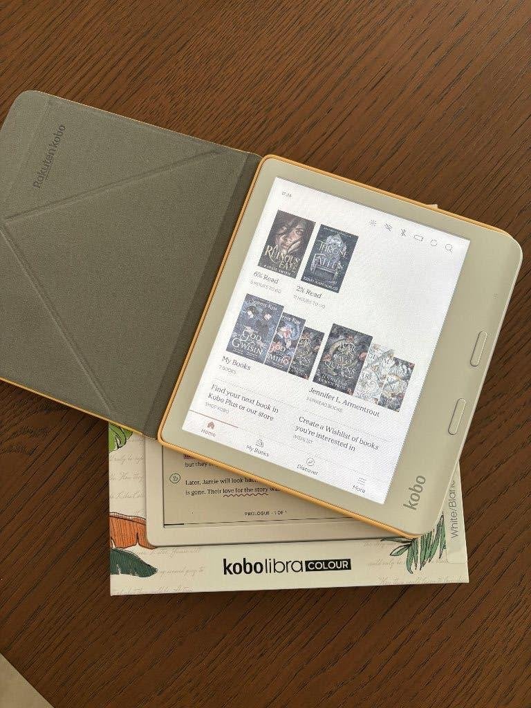 Kobo Libra Colour (wit) + Kobo Sleep Cover - amper gebruikt, Informatique & Logiciels, E-readers, 7 pouces, Kobo, Comme neuf, Enlèvement