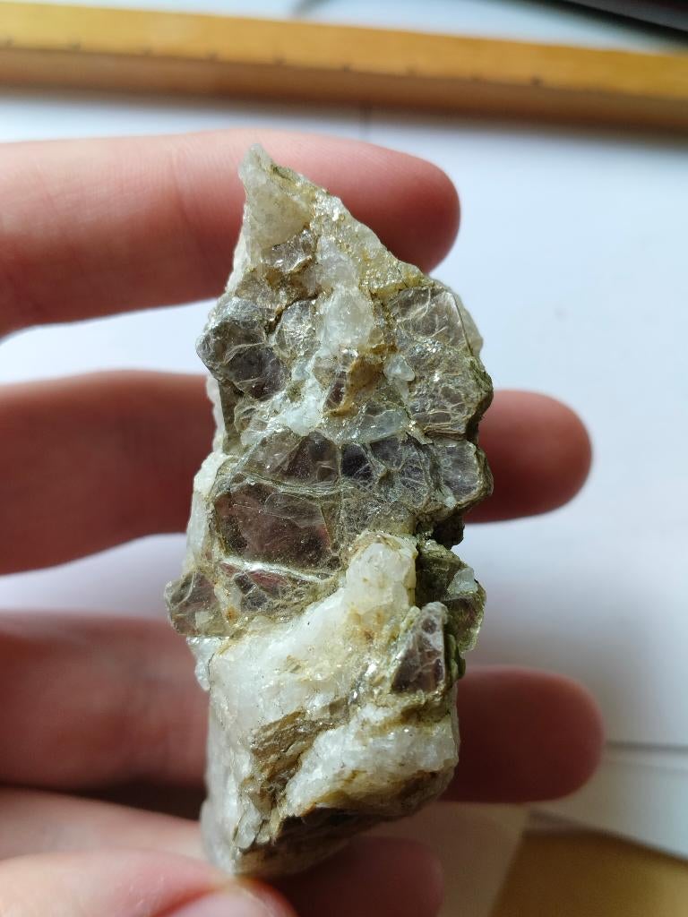 Moscovite sur quartz(x2), Collections, Minéraux & Fossiles, Enlèvement ou Envoi, Minéral