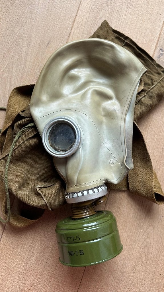 GP-5M gasmasker, Collections, Enlèvement