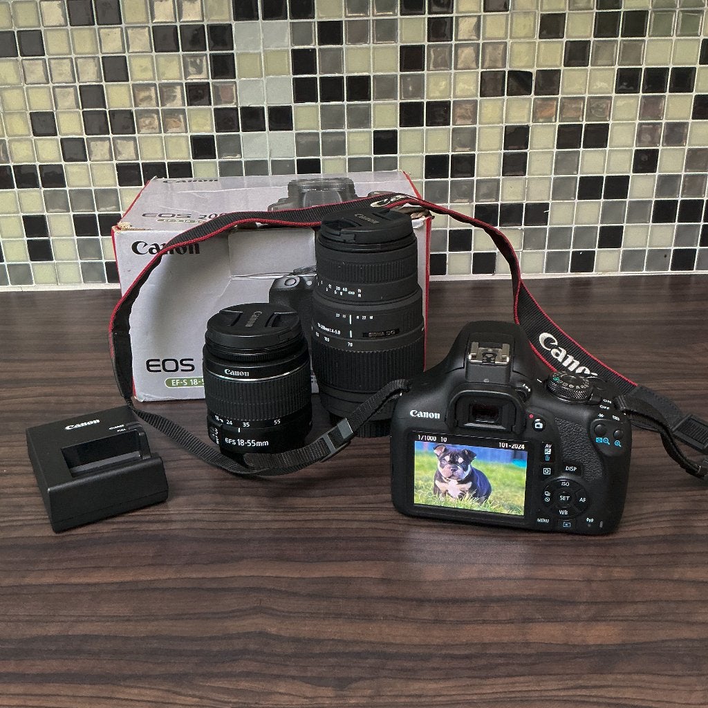 Canon EOS 2000D + 2 objectifs et accessoires, Ophalen, Zo goed als nieuw