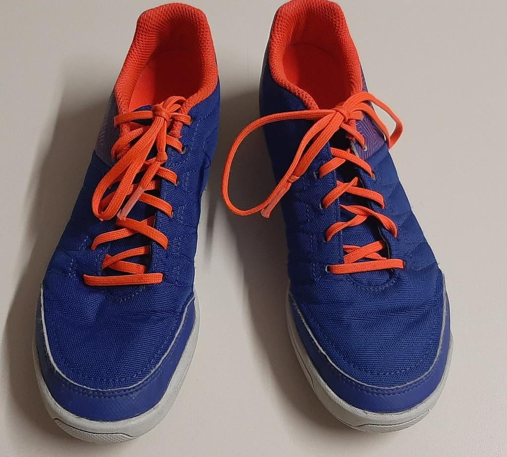 Blauwe Kipsta Decathlon sport/zaalvoetbalschoenen maat 37, Ophalen of Verzenden, Schoenen