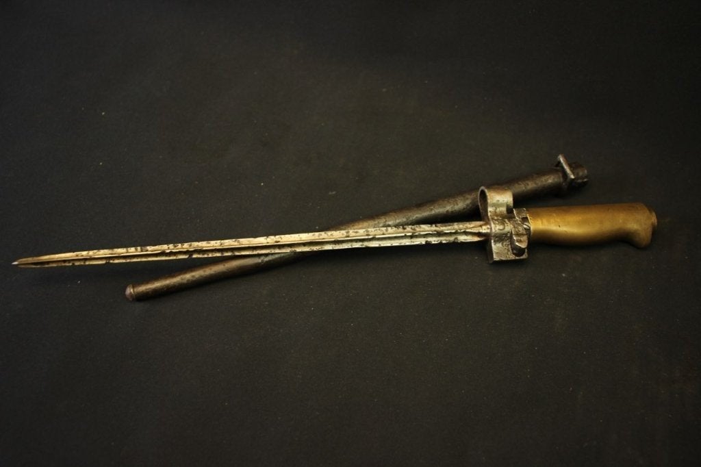 WO1 Franse bajonet Lebel M 1886, ingekort met schede, Verzamelen, Ophalen of Verzenden