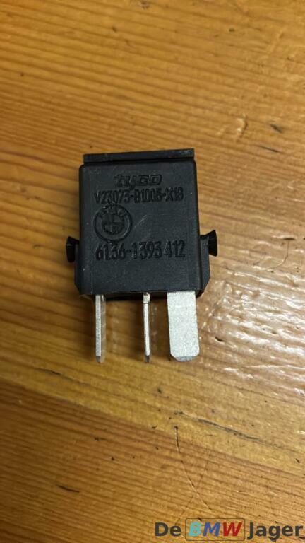 Relais BMW E31 E32 E34 E36 E38 E39 Z3 61361393412, Gebruikt, Ophalen of Verzenden, BMW, BMW
