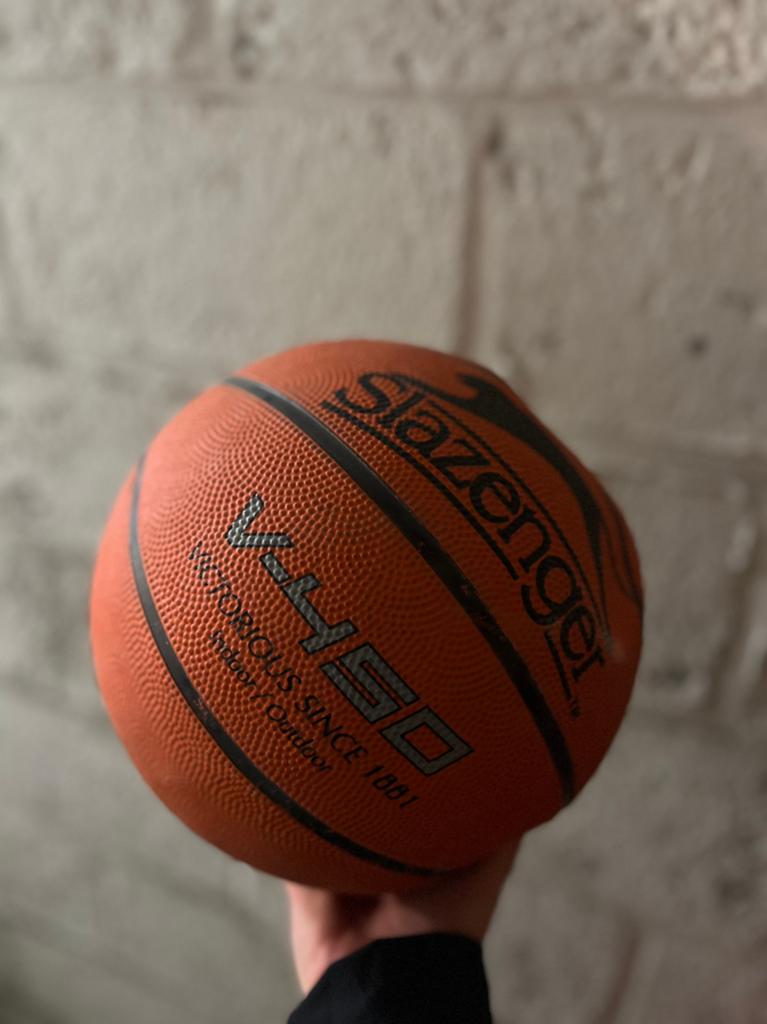 Basketbal van Slazenger, Sport en Fitness, Basketbal, Ophalen, Zo goed als nieuw, Bal
