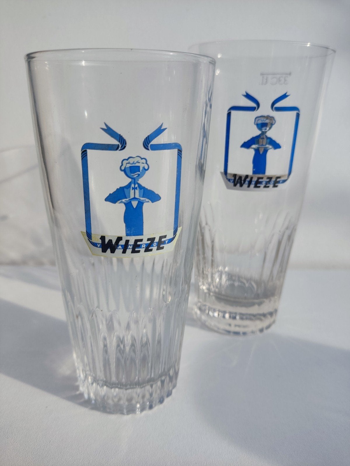 2 verschillende oude glazen Wieze, Ophalen, Gebruikt, Glas of Glazen, Overige merken