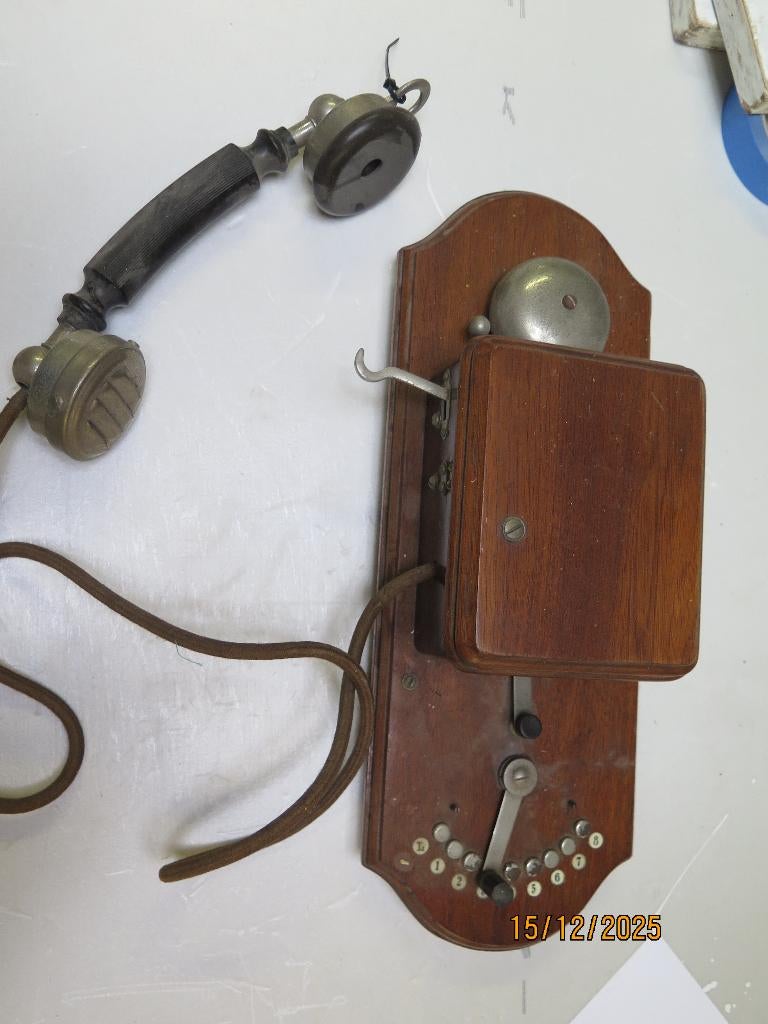 ANTIEKE TELEFOON, Ophalen