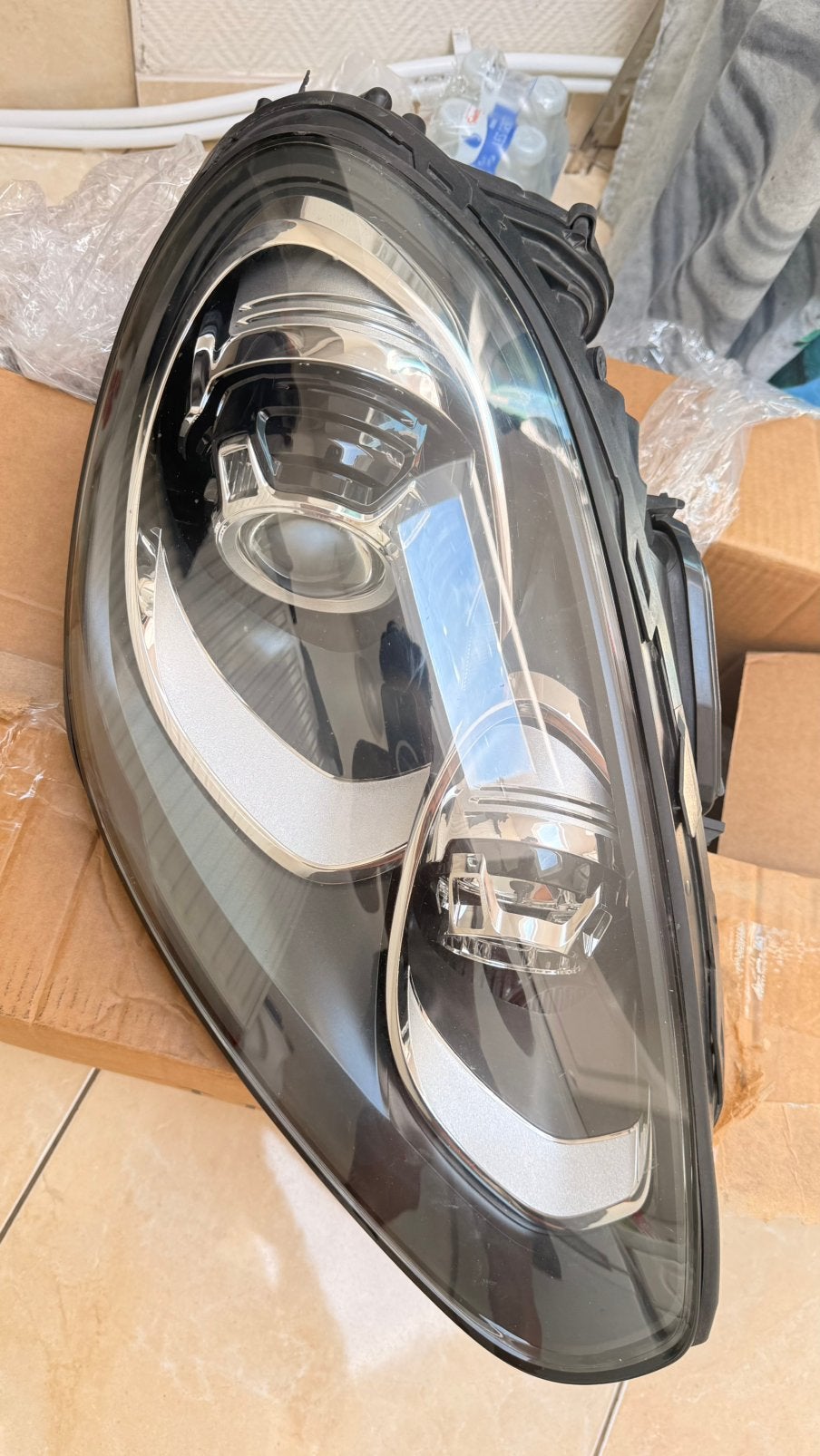 Phare avant droit Porsche cayenne 92 A, Enlèvement ou Envoi, Utilisé, Porsche