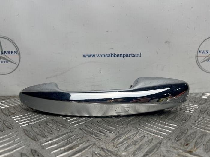 Poignée portière 4portes avant gauche d'un Mercedes C-Klas, -, 3 mois de garantie, Utilisé, -
