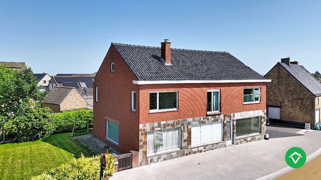 Gezinswoning met polyvalente ruimte, vijf slaapkamers, 347 m², 500 tot 1000 m², 5 kamers, Hoekwoning