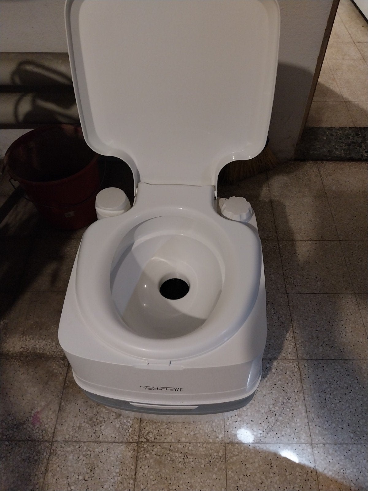 Porta potty, Enlèvement ou Envoi