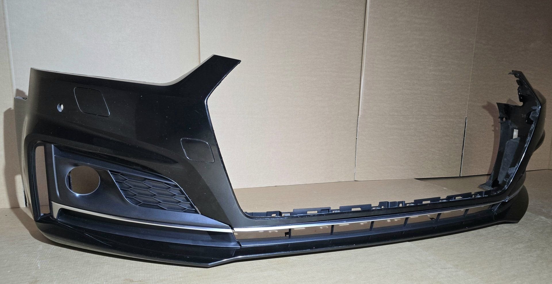 Voorbumper Audi A5 B9 8W S-Line S5 6xPDC bj.2016-2019 8W6, Auto-onderdelen, Gebruikt, -, Voor, Bumper