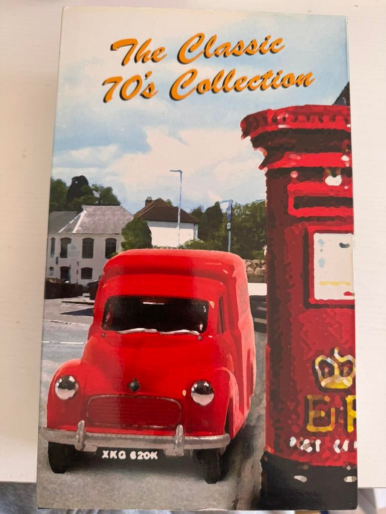 COFFRET CADEAU CORGI ROYAL CP99116 CLASSIC 70`s COLLECTION, Enlèvement, Comme neuf