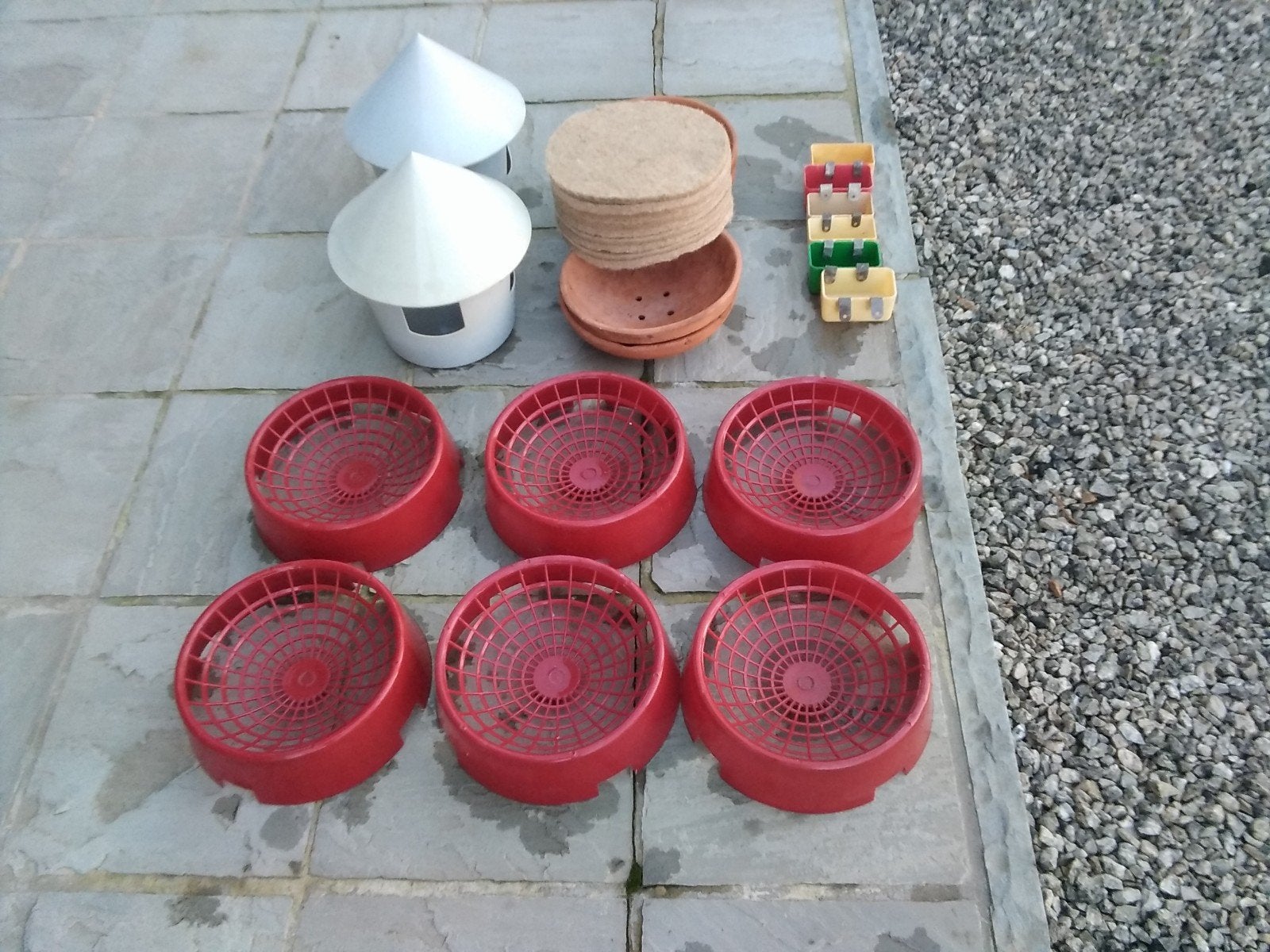 DUIVENMATERIAAL NESTSCHOTELS DRINKPOTTEN OPLEERMAND SCHABBEN, Dieren en Toebehoren