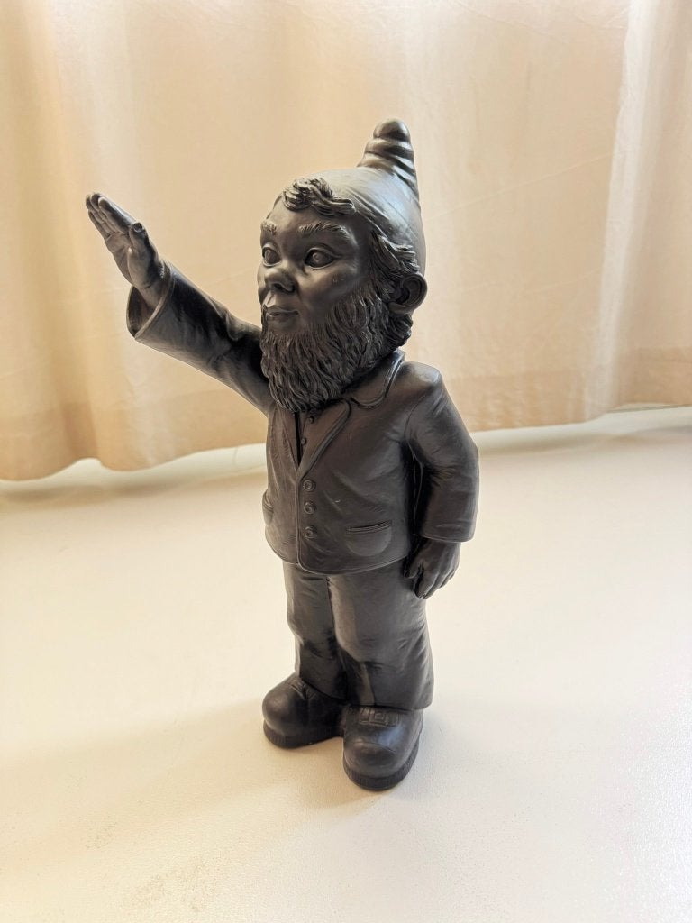 Beeld Kabouter Ottmar Hörl (1950) Poisoned / Giftzwerg, 41 cm, Beeld, Ophalen of Verzenden, Kunststof