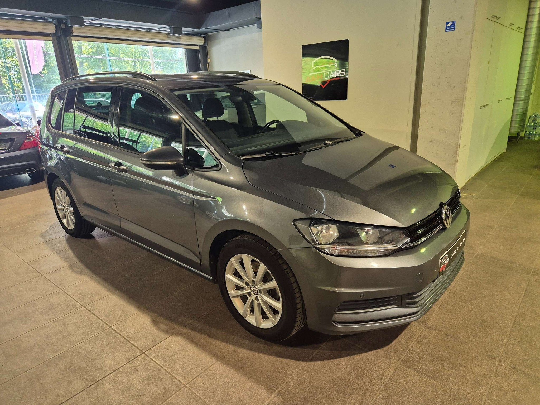 Volkswagen Touran Touran 1.6 TDi SCR Sound, Autos, Argent ou Gris, Achat, Entreprise, 7 places