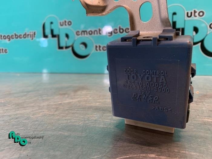 Module verrouillage central des portes d'un Toyota Yaris (Ya, -, 3 mois de garantie, Toyota, Utilisé