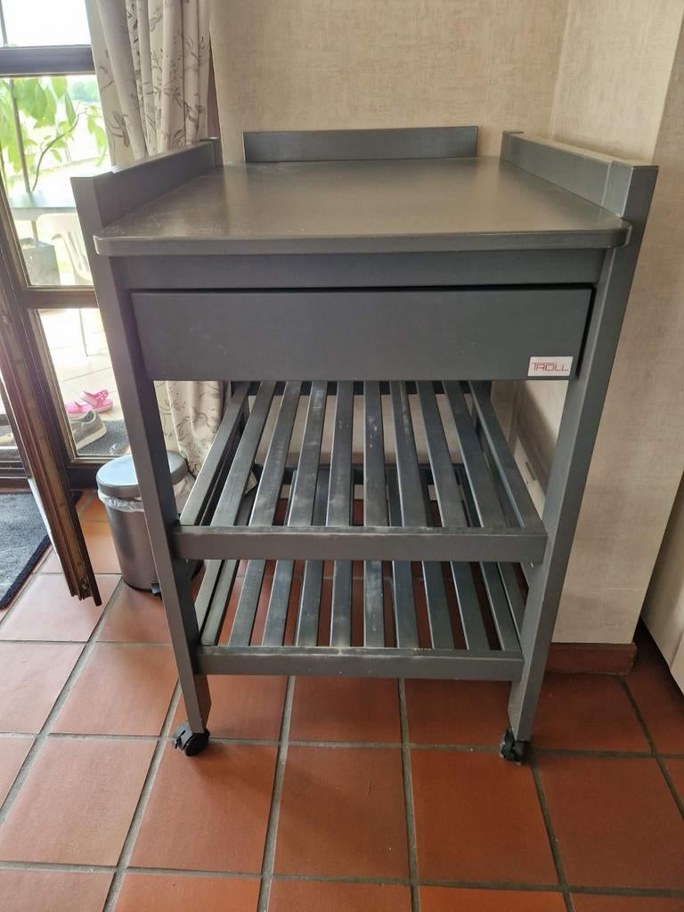 Verzorgingtafel Troll, Ophalen