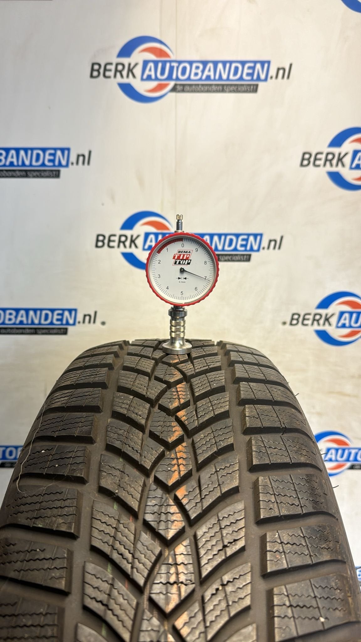 2x Goodyear Ultra Grip Performance 195/55 R20 95H 195/55/20, Autos : Pièces & Accessoires, Pneus & Jantes, Pneus hiver, Véhicule de tourisme