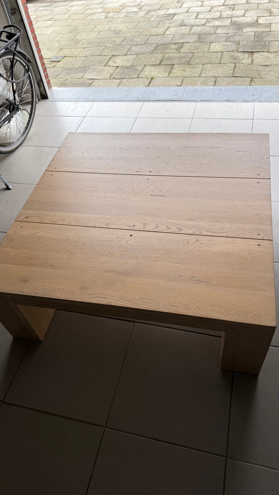 Grote salon tafel / massief hout, Huis en Inrichting, Tafels | Salontafels, Ophalen, Zo goed als nieuw