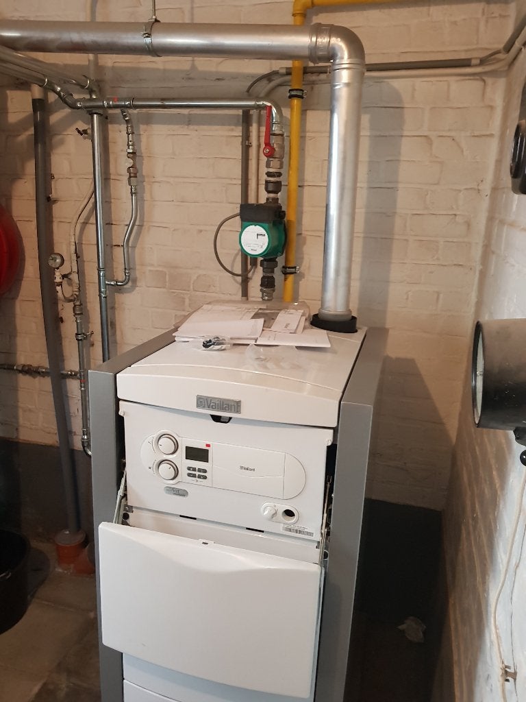 #chauffagiste #électricien #plomberie 0483650085, Enlèvement ou Envoi