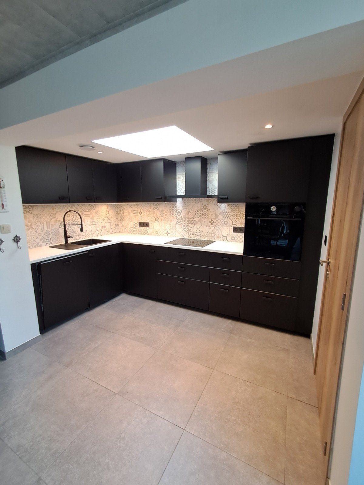 Hoekkeuken, Huis en Inrichting, Keuken | Complete keukens, Gebruikt, Hoekkeuken, Zwart, Hout, Ophalen