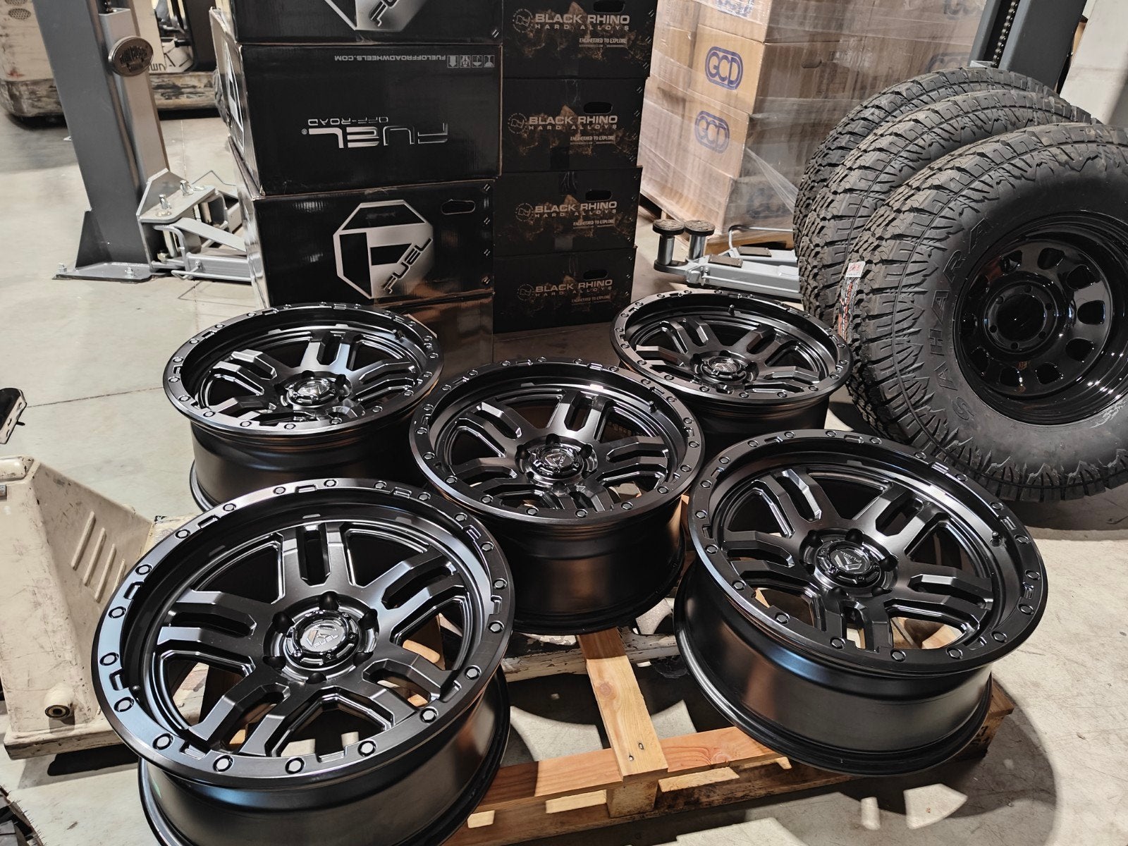 Kit de démonstration de jantes 20" Fuel 6x139.7, Autos : Pièces & Accessoires, Enlèvement ou Envoi, Utilisé, Ford