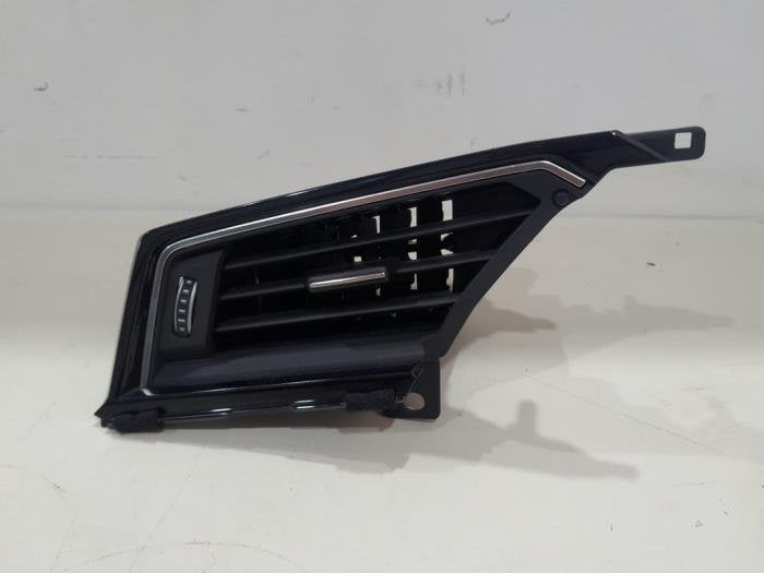 Grille aération tableau de bord d'un Audi E-Tron, -, 3 mois de garantie, Audi, Utilisé