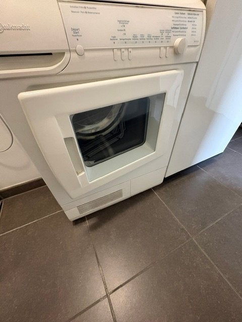 Droogkast Bauknecht TRKK 6730, Elektronische apparatuur, Droogkasten, Ophalen, Gebruikt, 4 tot 6 kg, Voorlader