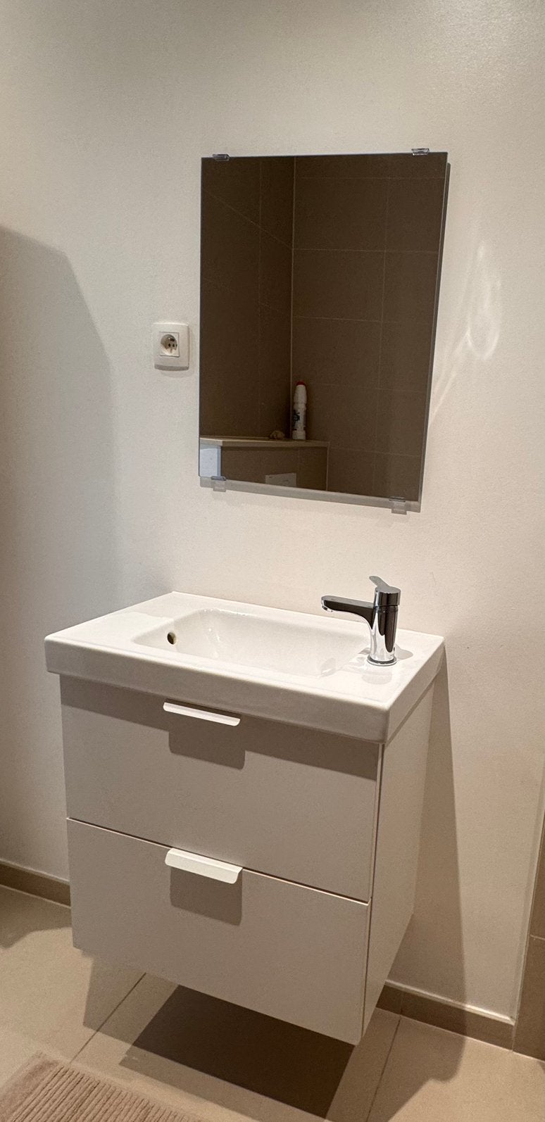 Badkamermeubel met lavabo, kraan en spiegel – goede staat, Ophalen, Gebruikt, Overige typen, 50 tot 100 cm