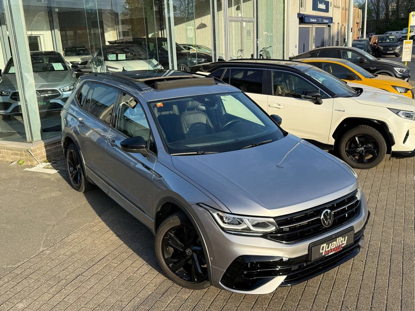 Volkswagen Tiguan Allspace Tiguan 2.0 TDI // - 7zit // R-Lin, Argent ou Gris, Entreprise, 1968 cm³, Noir