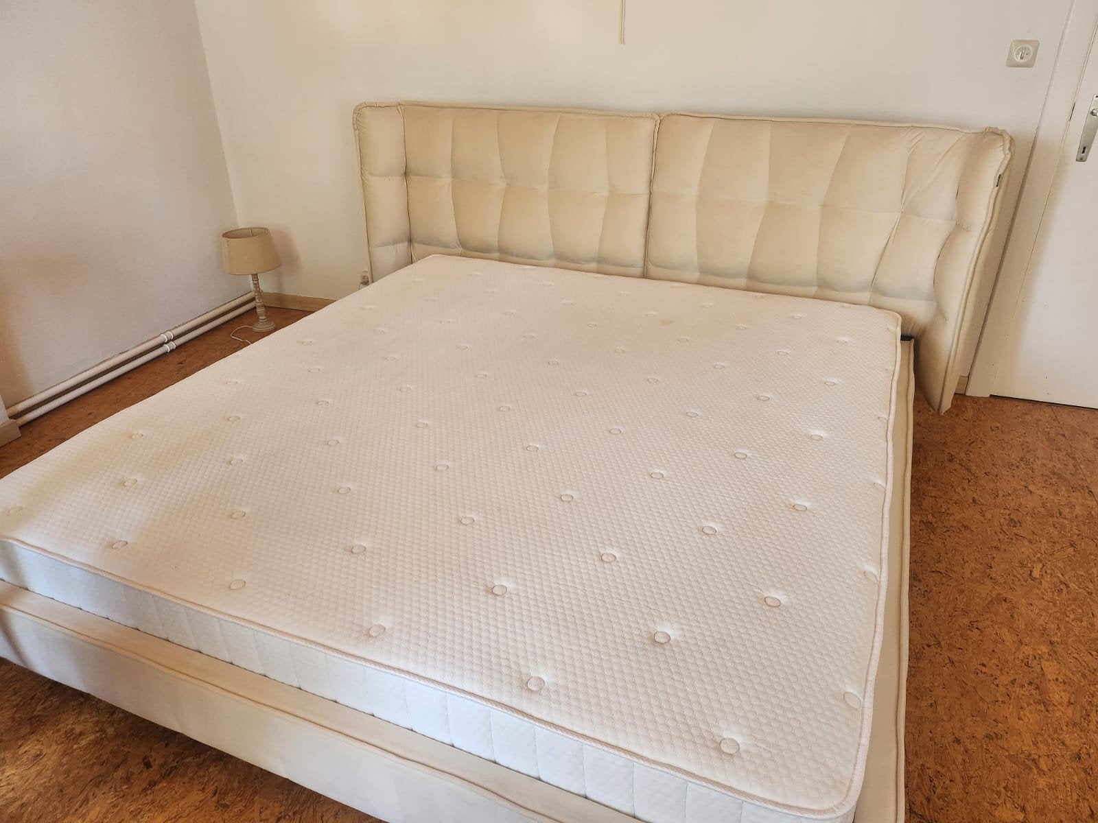 lit + matelas , parfait état, Enlèvement