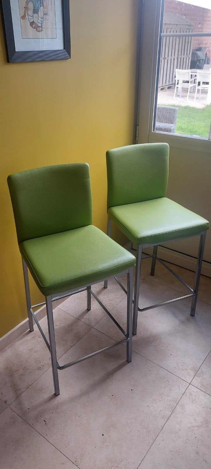 2 barkrukken (zithoogte +/- 63cm)
Zithoogt, 2 krukken, Ophalen