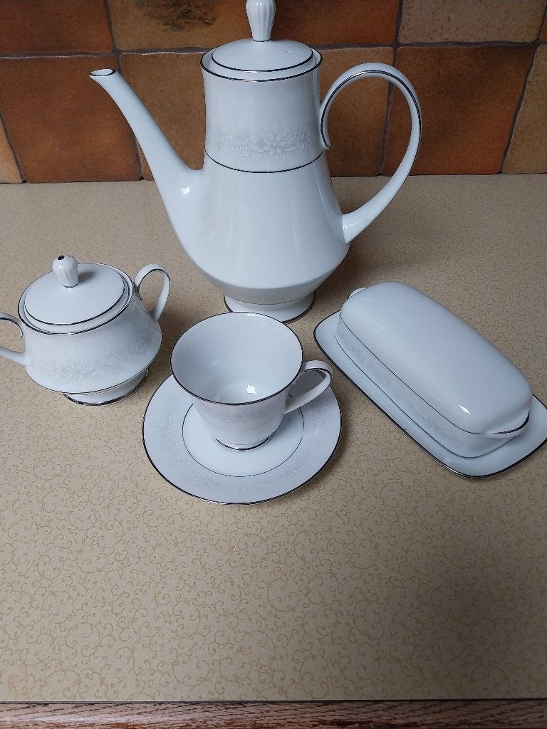 18 delig koffie servies in porselein, Service complet, Enlèvement, Utilisé, Classique