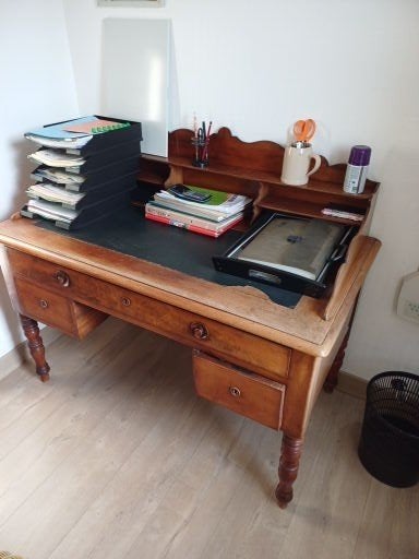 BUREAU MURAL ANCIEN, Enlèvement