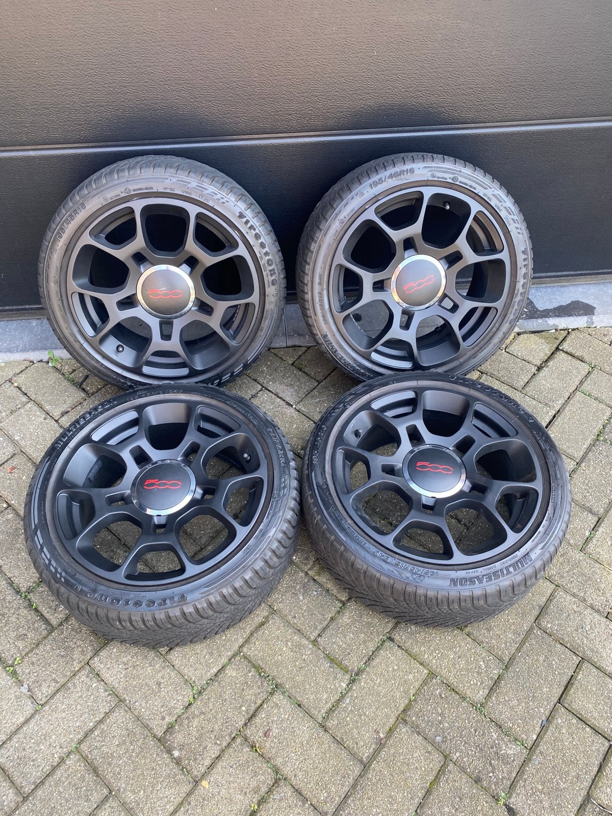 Originele Fiat 500 sport velgenset Multiseason Topstaat, Ophalen, 16 inch, All Season, Band(en)
