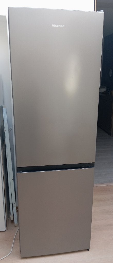 Réfrigérateur combi No Frost Hisense, Avec compartiment congélateur, 160 cm ou plus, Enlèvement, Utilisé