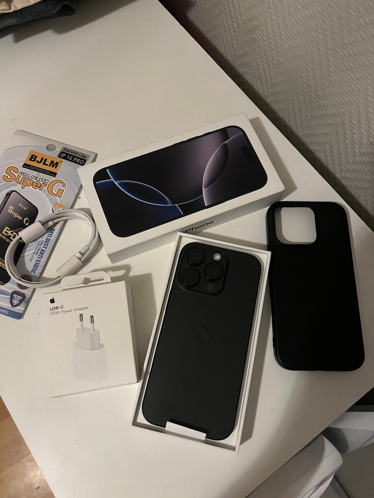 Iphone 16 pro, Enlèvement ou Envoi, Comme neuf, IPhone 16