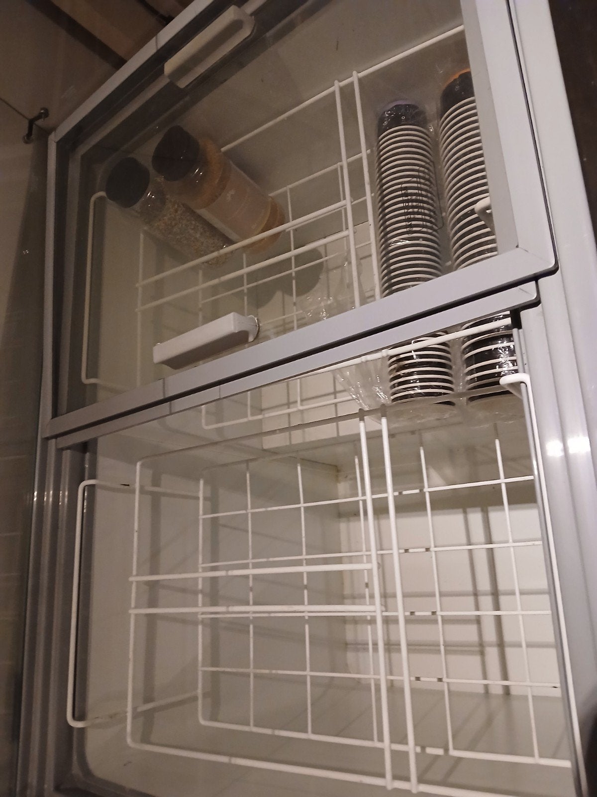 Ijsvitrine, Zakelijke goederen, Ophalen