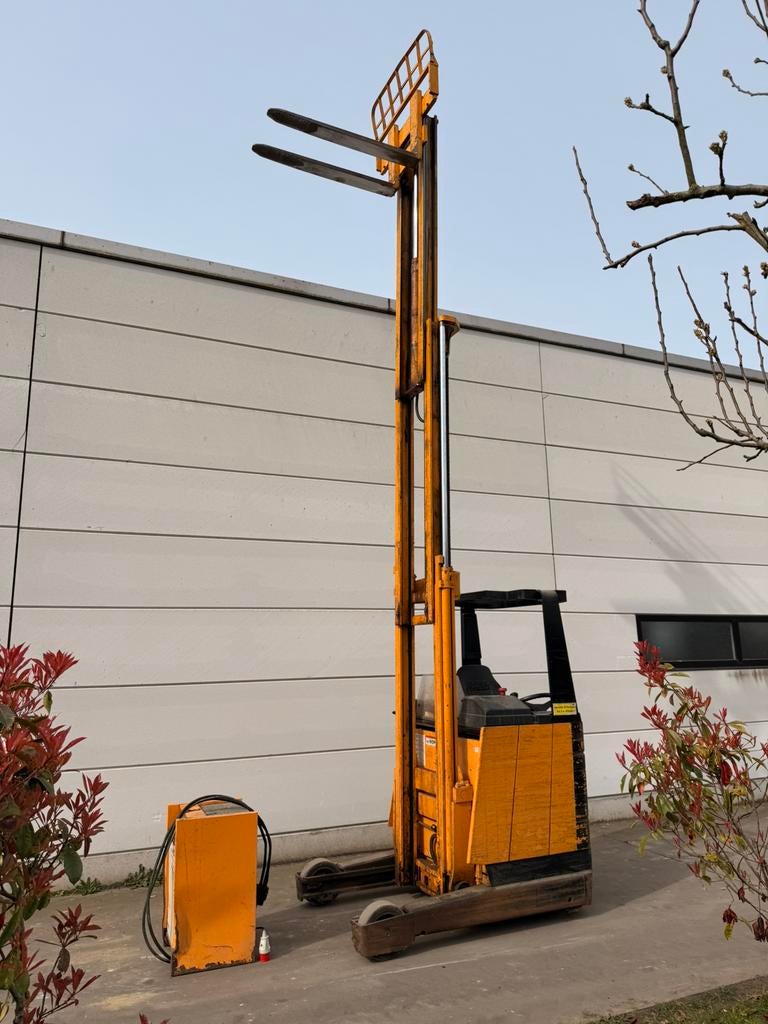 Triplex Jungheinrich reachtruck 1900 uren, oplader aanwez, Ophalen