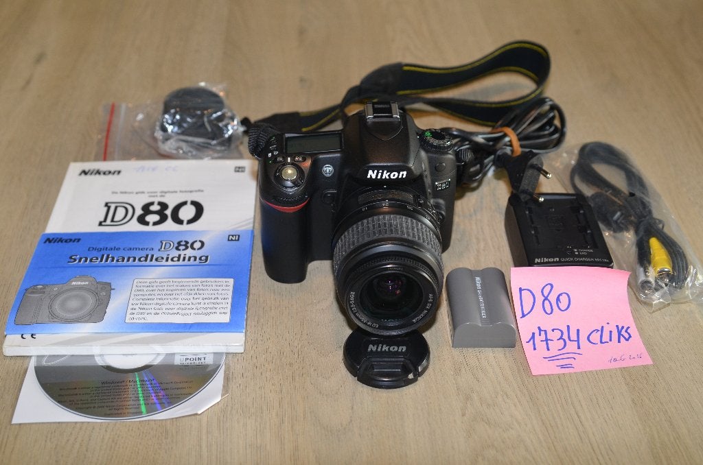 nikon D80 met 1734 cliks   lens 18-55 dx, Audio, Tv en Foto, Fotocamera's Digitaal, Ophalen of Verzenden, Zo goed als nieuw, Spiegelreflex