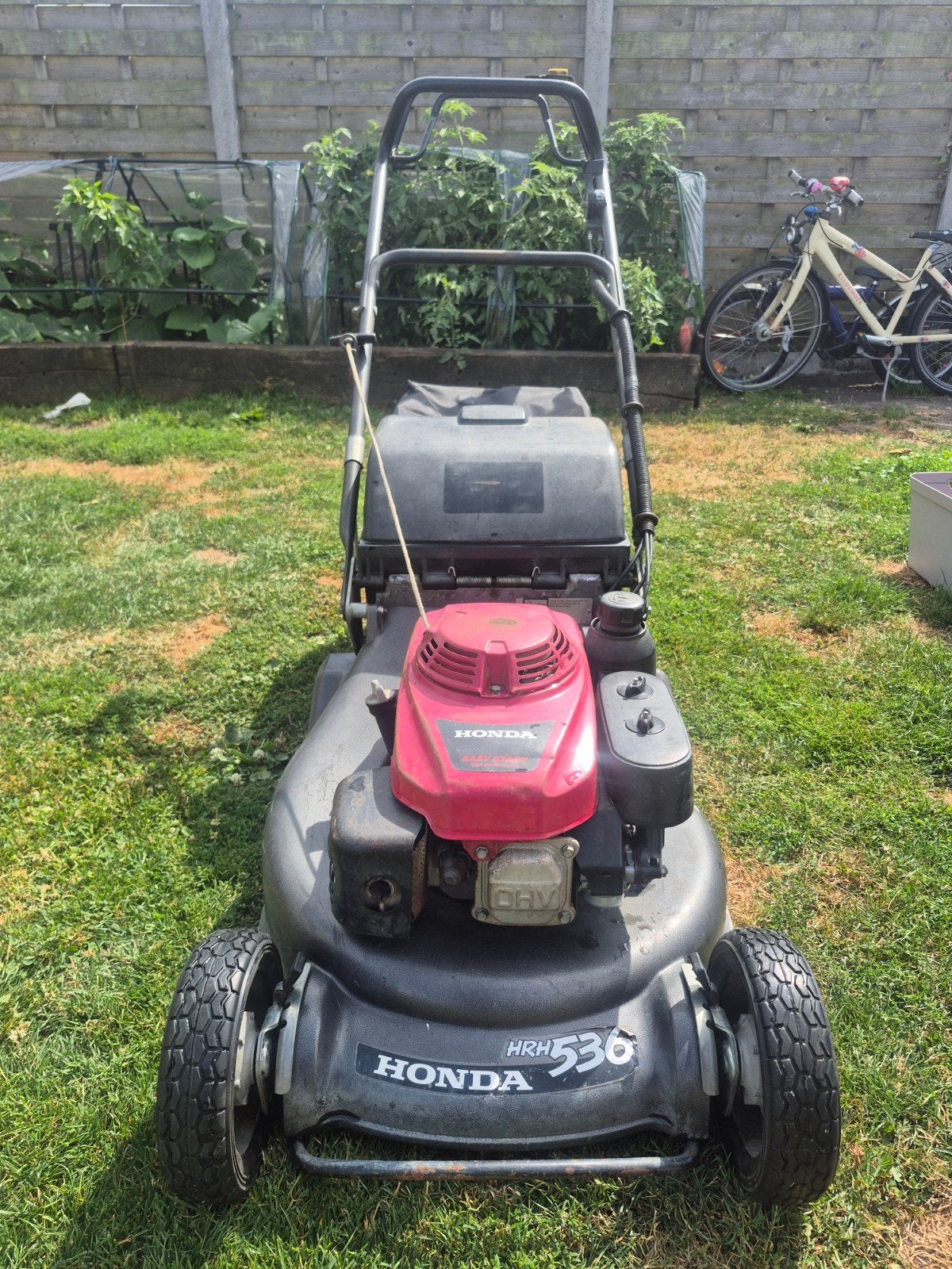 honda hrh536 met wals met einde seizoen korting
Wals voor d, Tuin en Terras, Ophalen, Opvangzak
