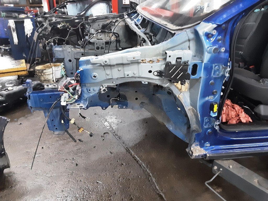 BINNENSPATSCHERM LINKS VOOR Dacia Sandero III (01-2019/-), Dacia, Gebruikt, Renault Deutschland AG, Voor