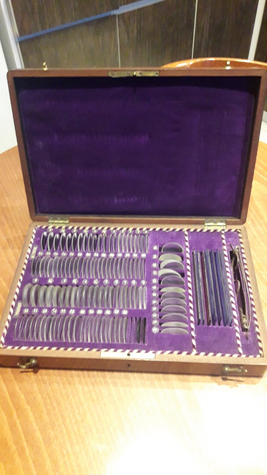 Brillenset, Ophalen
