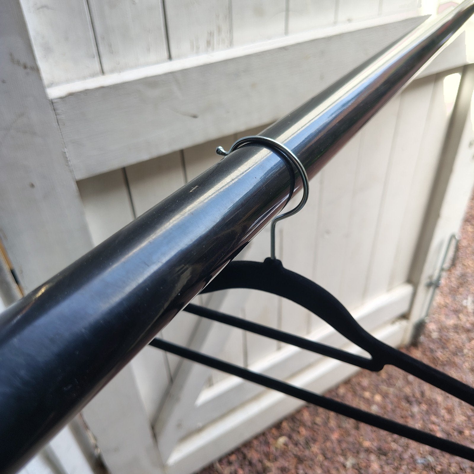2 metalen buizen met zwarte coating., Ophalen of Verzenden