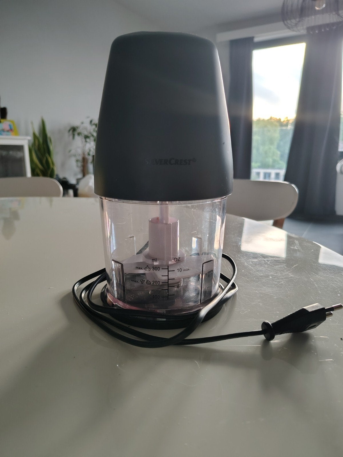 Elektrische hakmolen zo goed als nieuw, Ophalen