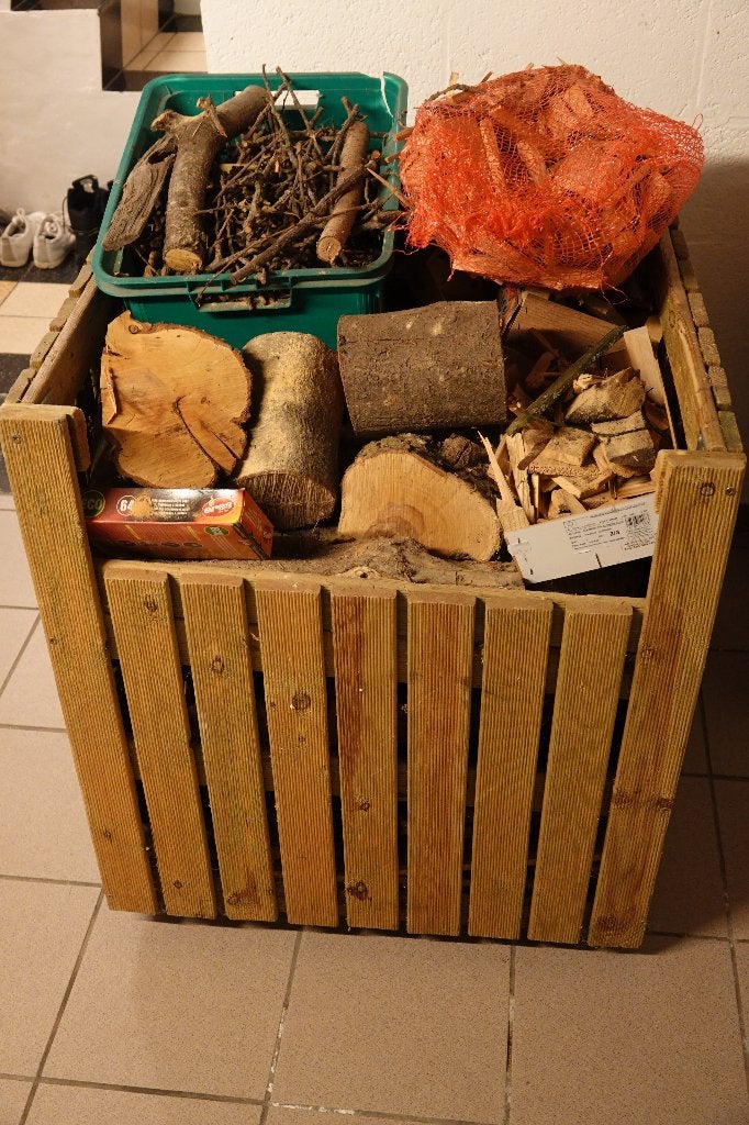 Bac de rangement (bois de chauffage), Enlèvement, 75 à 100 cm, Utilisé, 50 cm ou plus