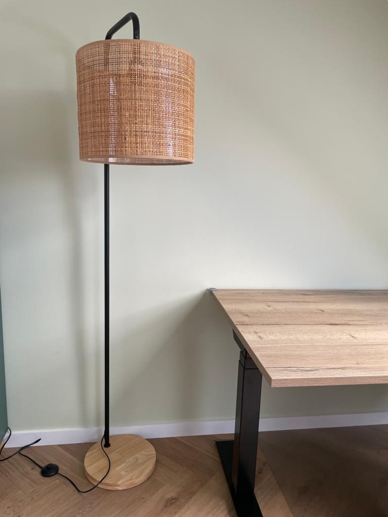 Lampadaire sur pied, Comme neuf, Contemporain, Bois, 150 à 200 cm