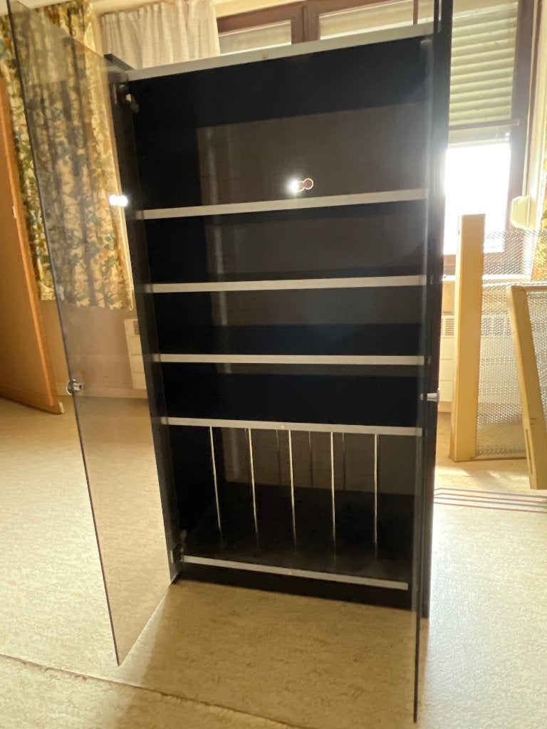 Houten kast met glazen deurtjes, Ophalen, 100 tot 150 cm, 50 tot 100 cm, 25 tot 50 cm