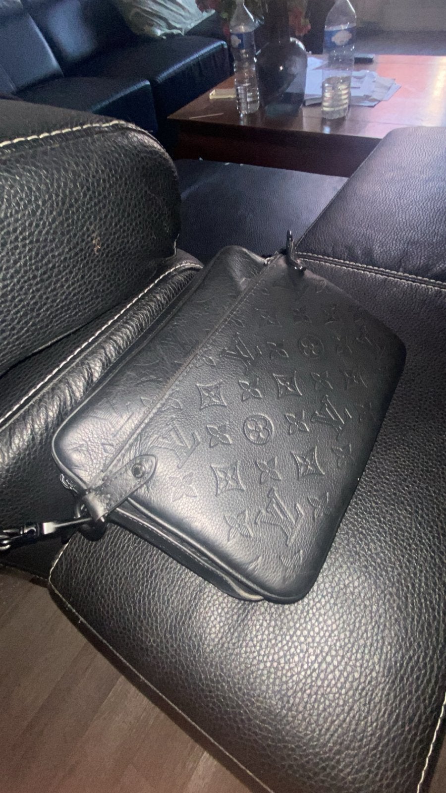Sacoche Louis Vuitton Messenger – Cuir noir – Avec pochette, Enlèvement ou Envoi, Neuf